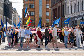«В одиночку, будь ты большим или маленьким, ты слабее, чем вместе с другими»