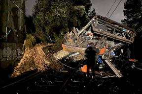 Крушение поезда под Барселоной: погиб машинист, десятки людей ранены